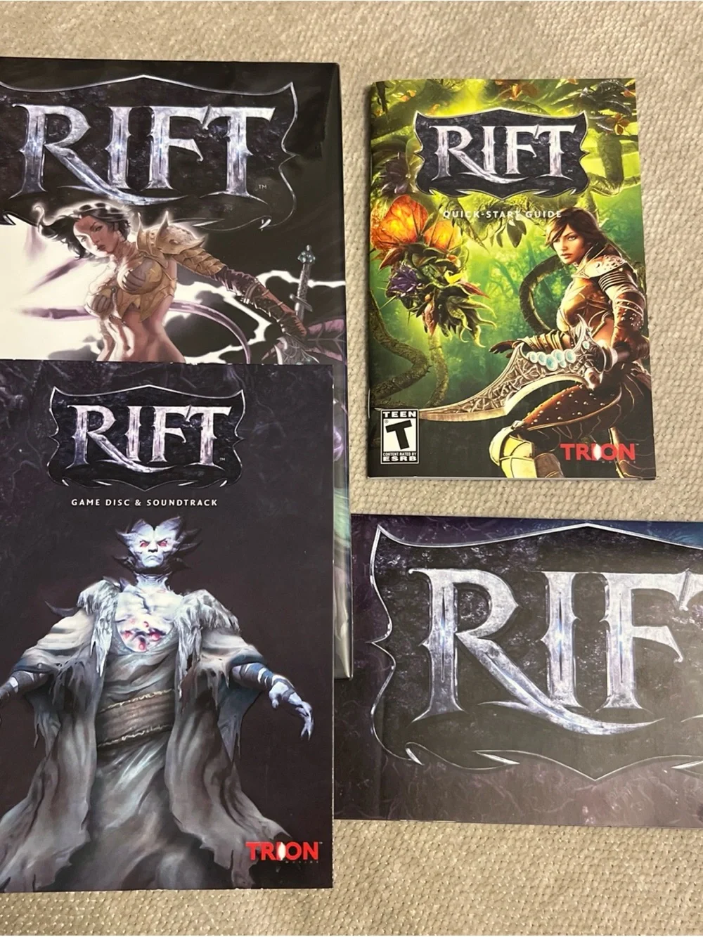 RIFT Collectors Edition Box Set PC missing USB and mousepad. CIB otherwise. Read